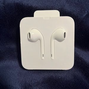 Genuine Apple Wired EarPod Headphones.